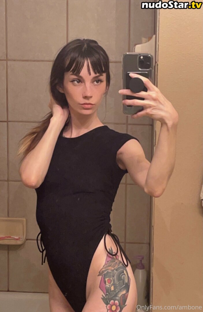 bel0vedbambi / belle5mb12 Nude OnlyFans Leaked Photo #3