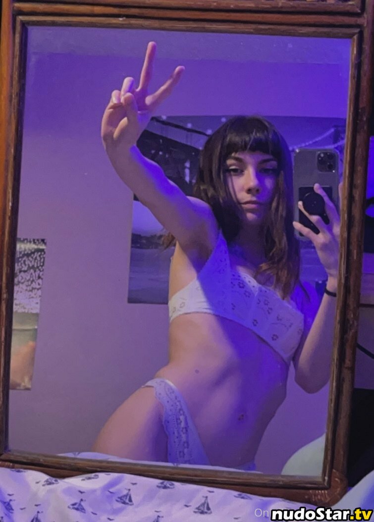 bel0vedbambi / belle5mb12 Nude OnlyFans Leaked Photo #8