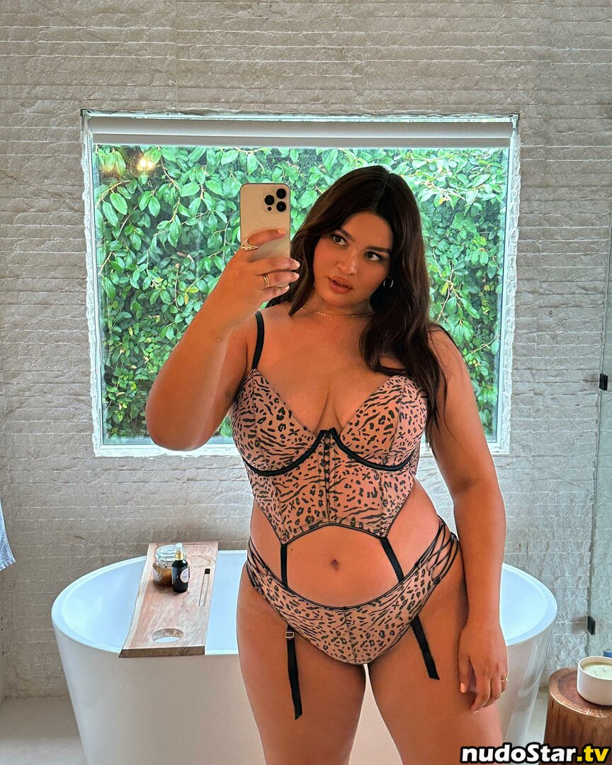 Bellaagolden / Tall Thicc Latina Model Nude OnlyFans Photo #1 - Nudostar.TV