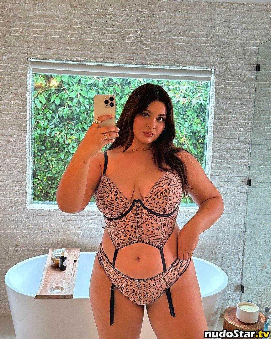 Bellaagolden / Tall Thicc Latina Model Nude OnlyFans Leaked Photo #3