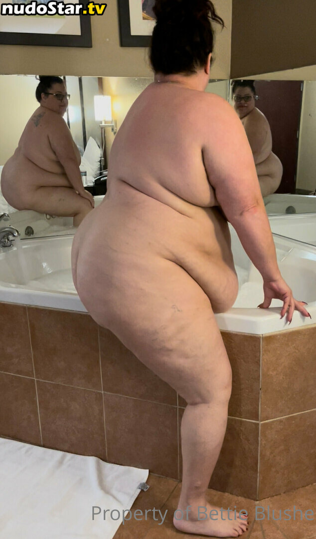 bettieblushe / chubbybaddiexo Nude OnlyFans Leaked Photo #29