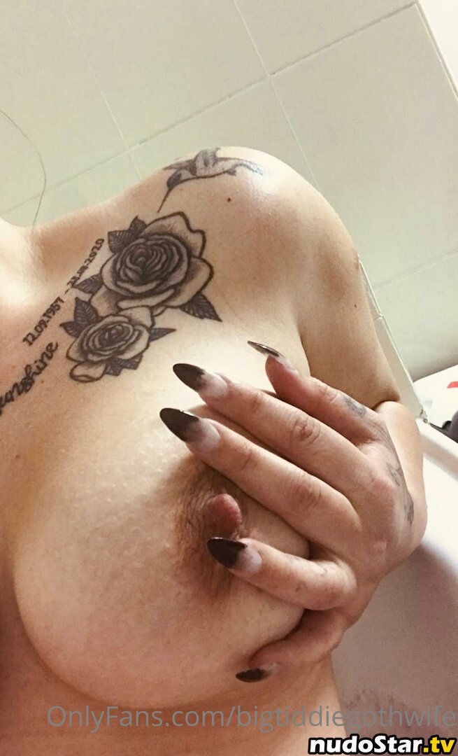 bigtiddiegothwife / bigtiddygothgfs Nude OnlyFans Leaked Photo #28