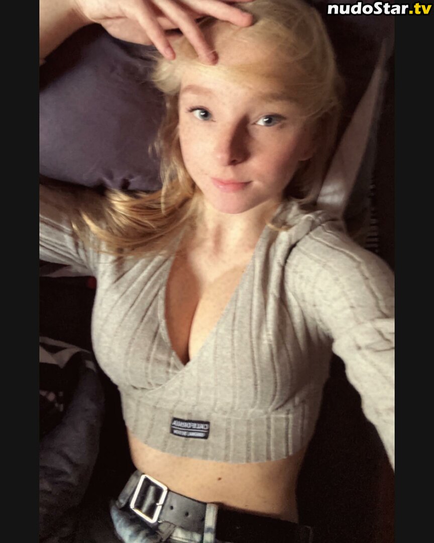 blonde_vivi Nude OnlyFans Leaked Photo #29