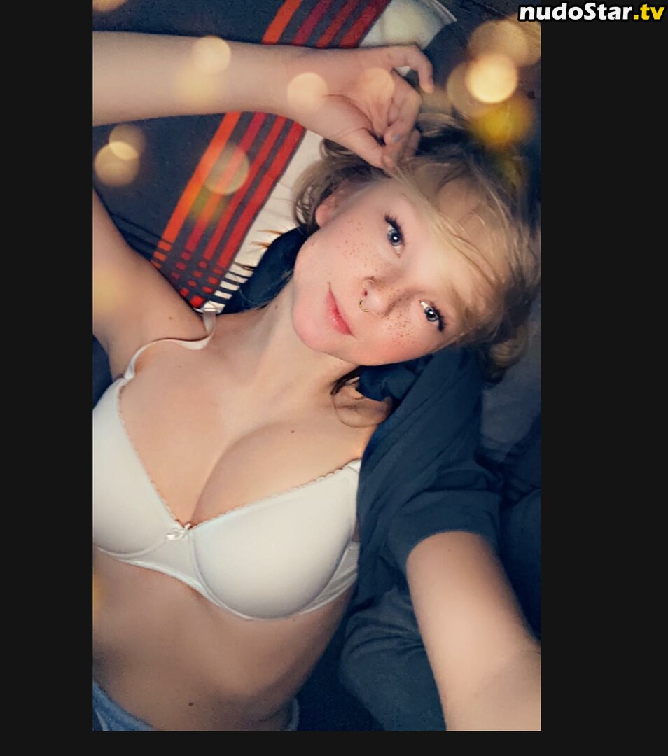 blonde_vivi Nude OnlyFans Leaked Photo #44