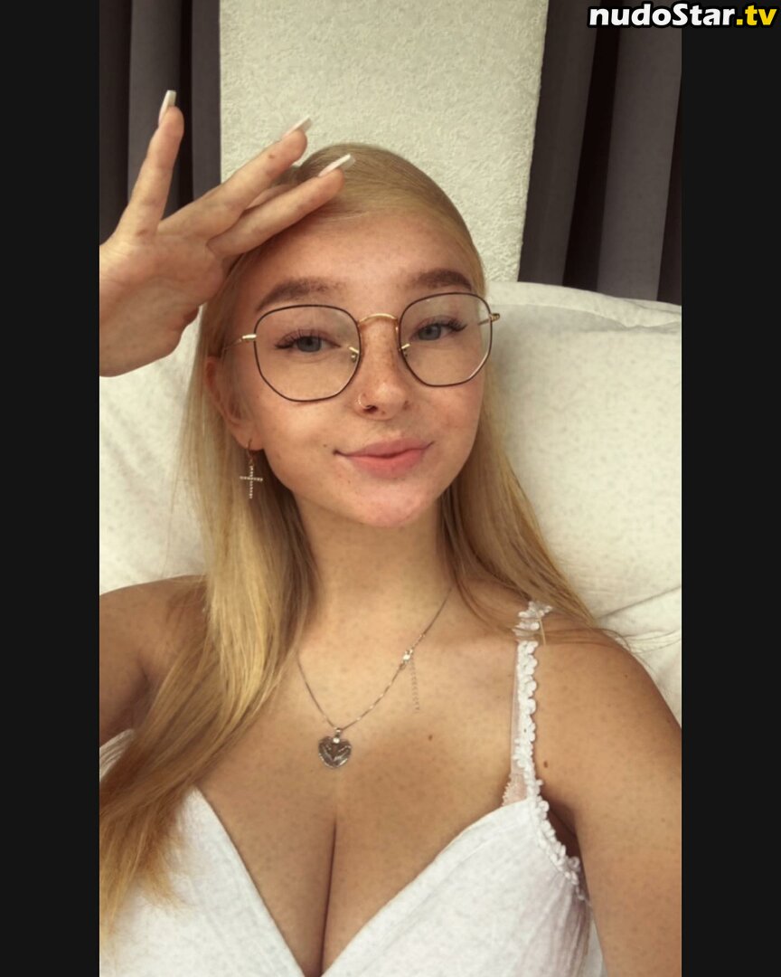 blonde_vivi Nude OnlyFans Leaked Photo #75