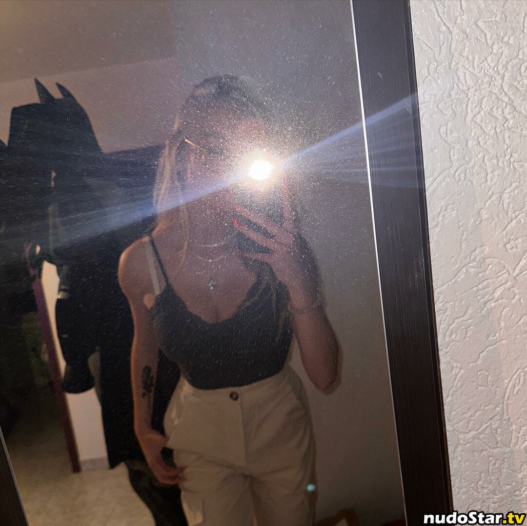 blonde_vivi Nude OnlyFans Leaked Photo #84