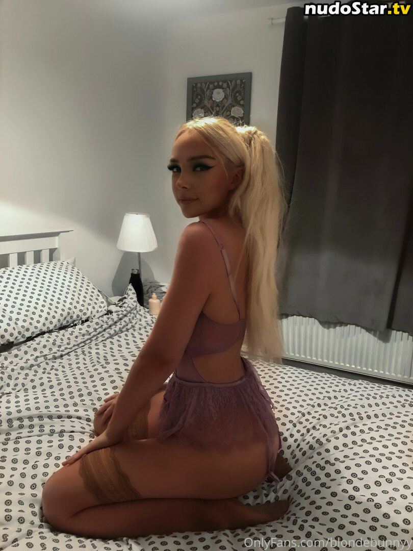 Blondebunnyy / peachy_shxn / saz.c_ Nude OnlyFans Leaked Photo #1