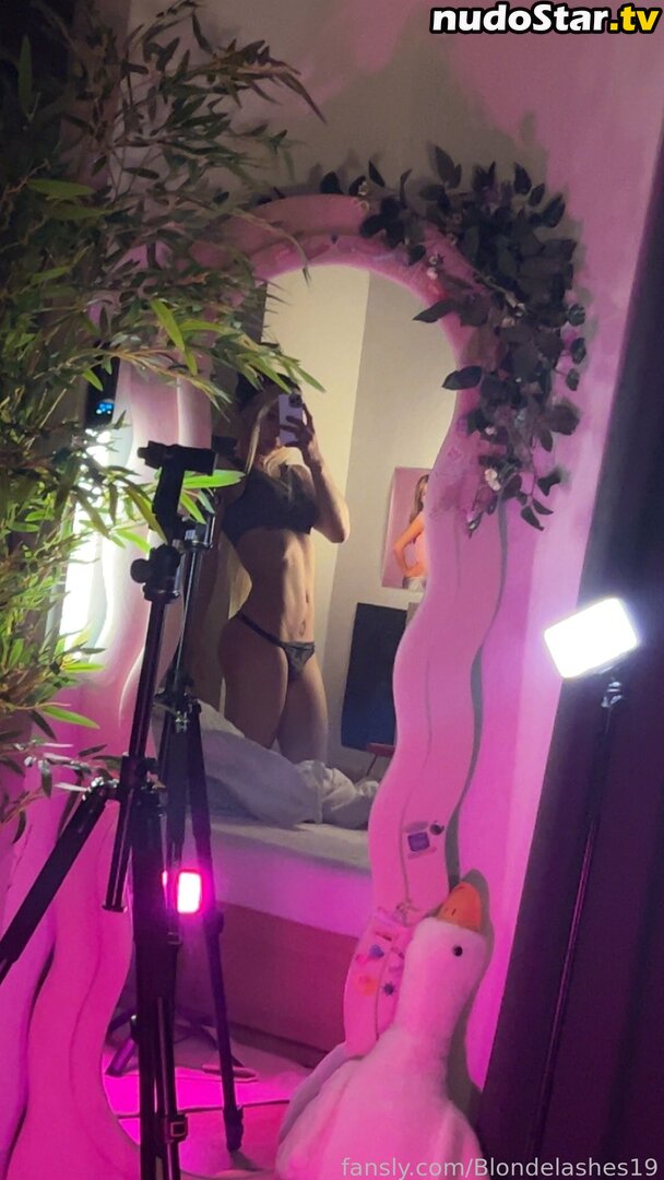 Blondelashes19 / oralstrawberry Nude OnlyFans Leaked Photo #400