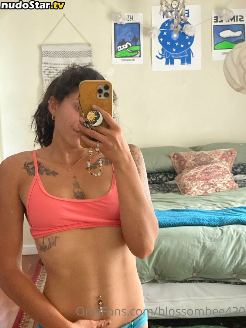 blossombee420 Nude OnlyFans Leaked Photo #8