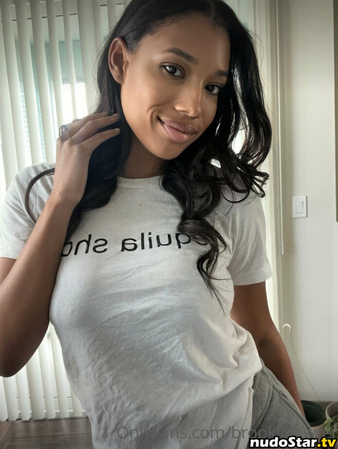 Brookliyn Wren / brookliyn_wren / brookliynwren / helloBROOKLIYN Nude OnlyFans Leaked Photo #963