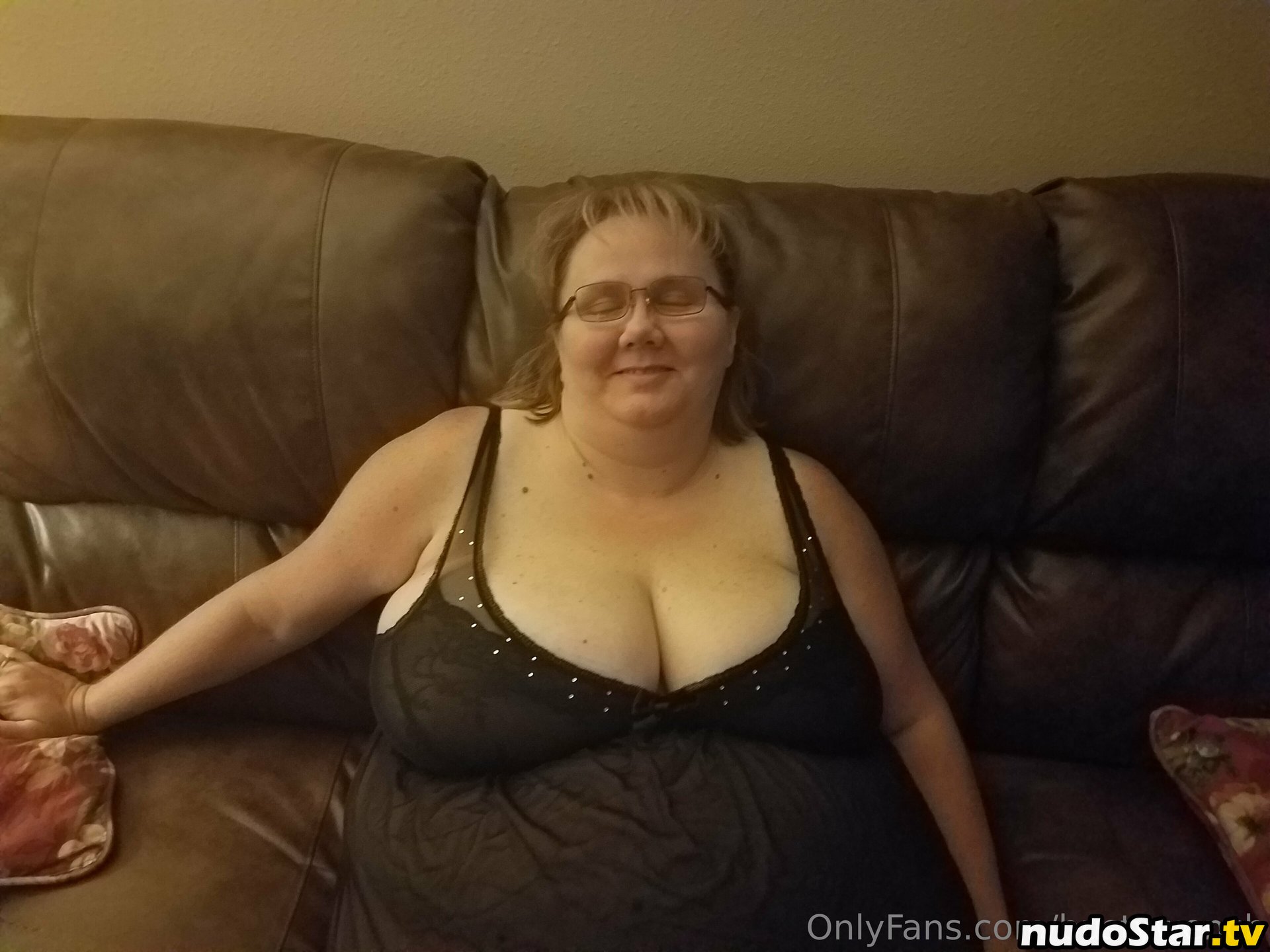 bustywench Nude OnlyFans Leaked Photo #7