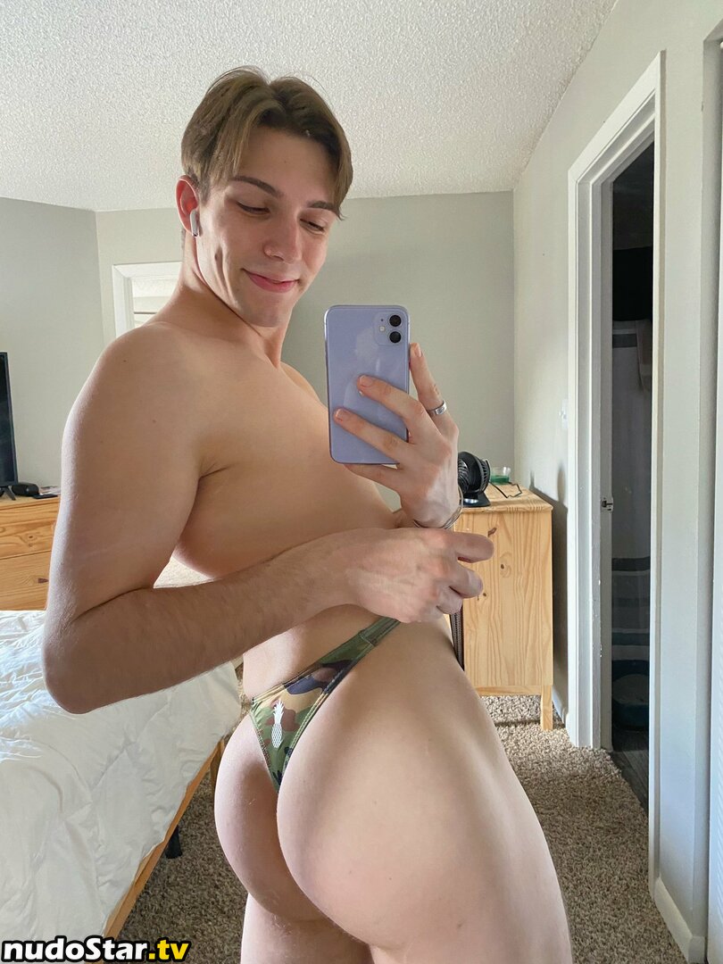 Camtoosaucy / ctoosaucy Nude OnlyFans Leaked Photo #8