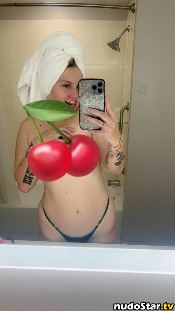 Canam_Lyss / Lyssaa22 Nude OnlyFans Leaked Photo #43