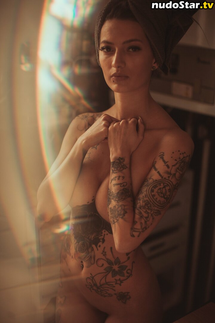 CaraGrey.ink Nude OnlyFans Leaked Photo #11