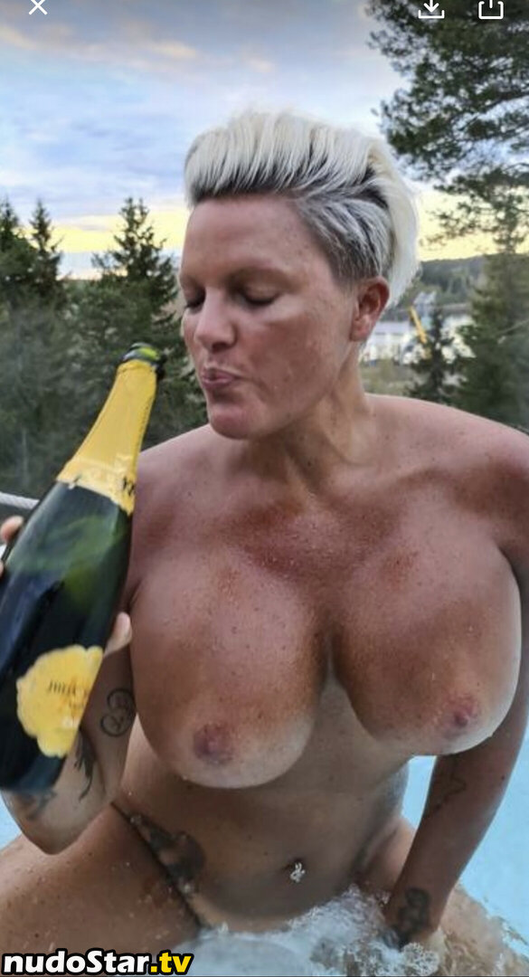 Caroline Öberg / carrooberg Nude OnlyFans Leaked Photo #6
