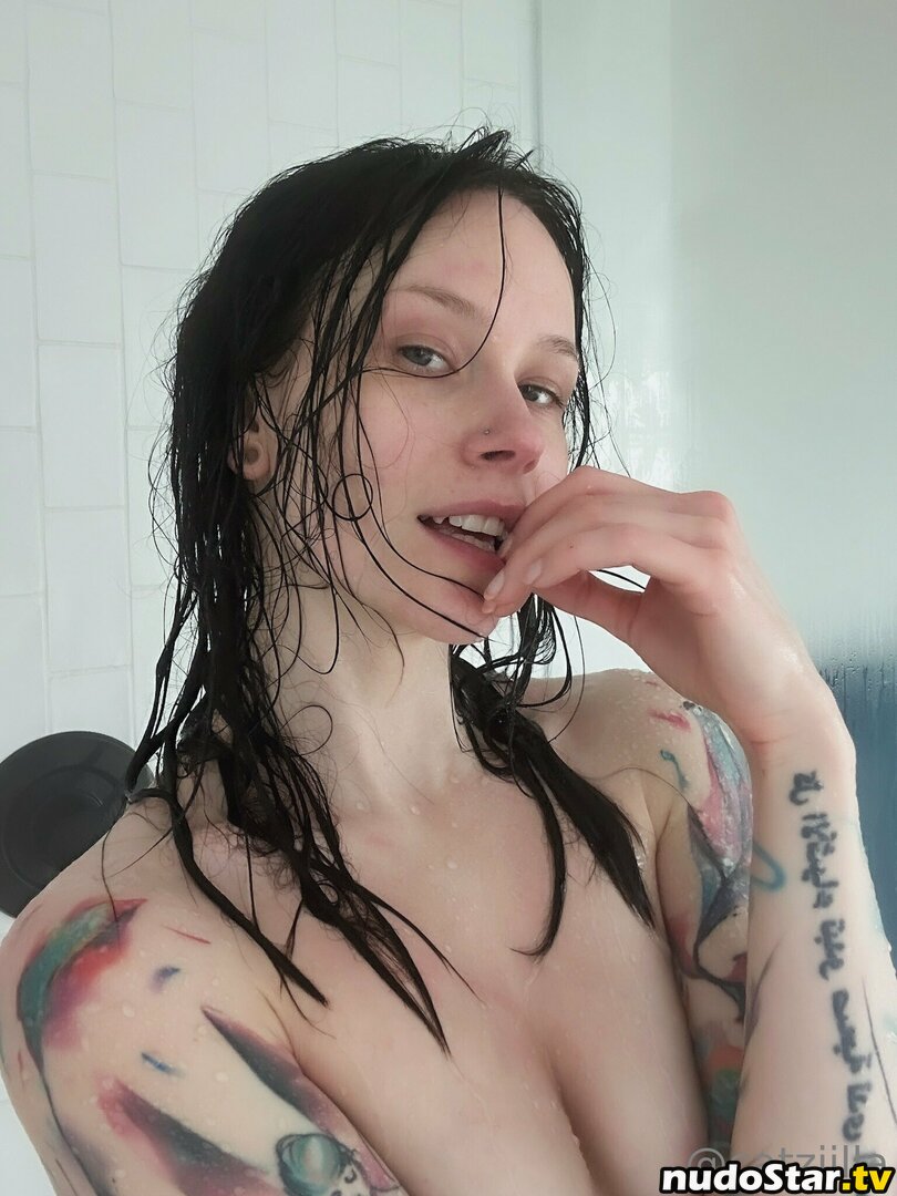 Catziilla / catzii / cptamaziing Nude OnlyFans Leaked Photo #225