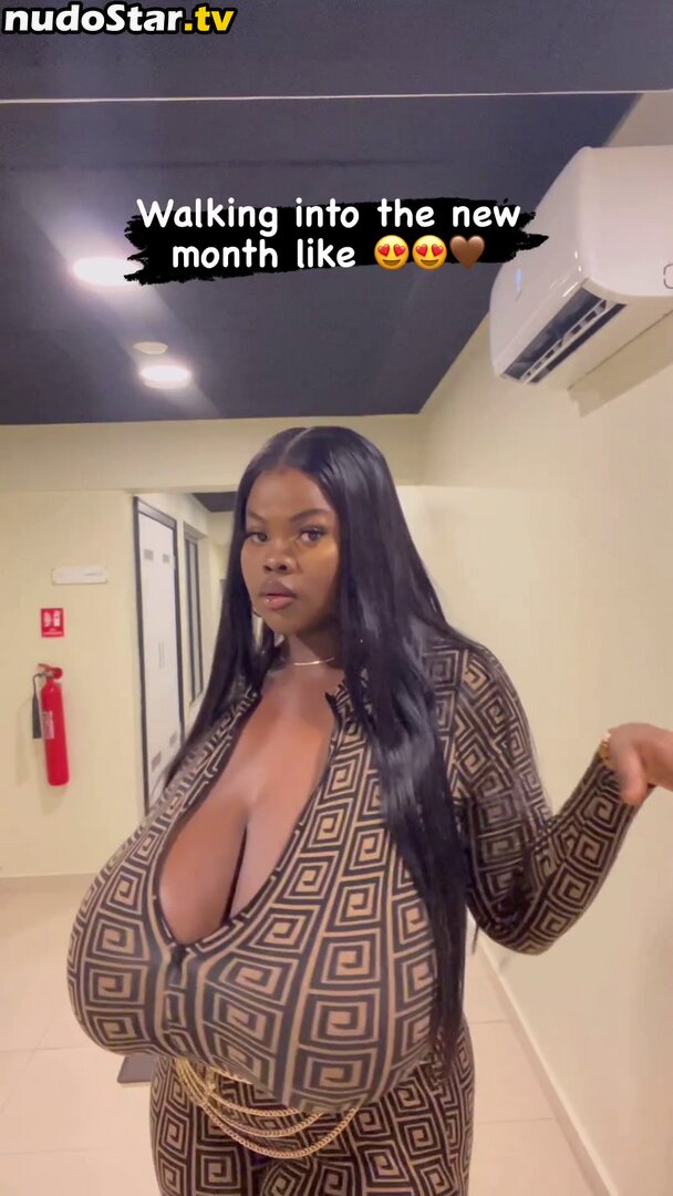 Chioma Lovv / chiomalovv Nude OnlyFans Leaked Photo #67