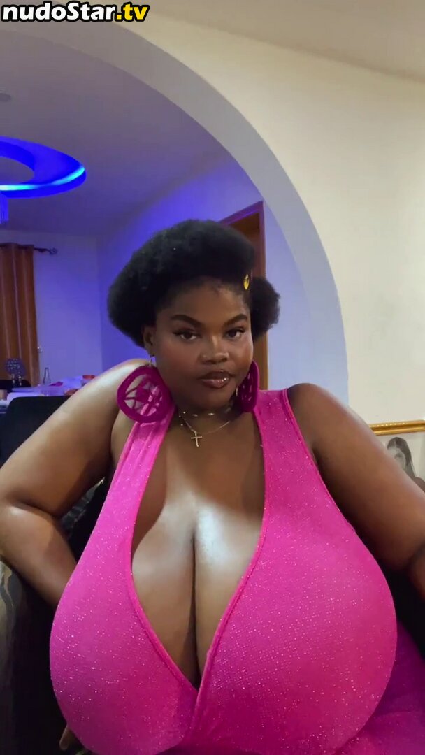 Chioma Lovv / chiomalovv Nude OnlyFans Leaked Photo #170