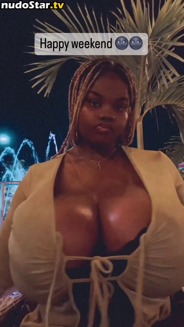 Chioma Lovv / chiomalovv Nude OnlyFans Leaked Photo #175