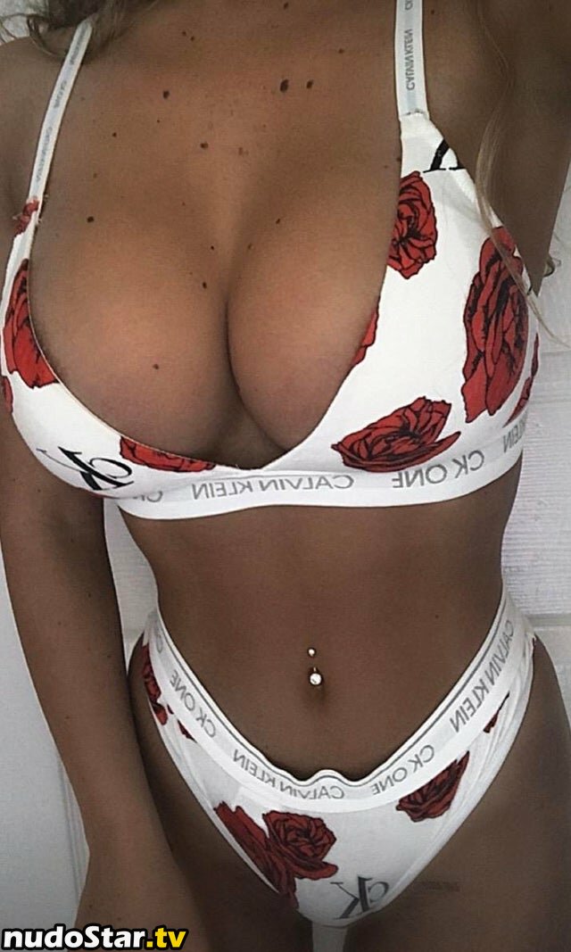 Chloe Hamilton / chloehamilton23 / chloehamiltonxox Nude OnlyFans Leaked Photo #45