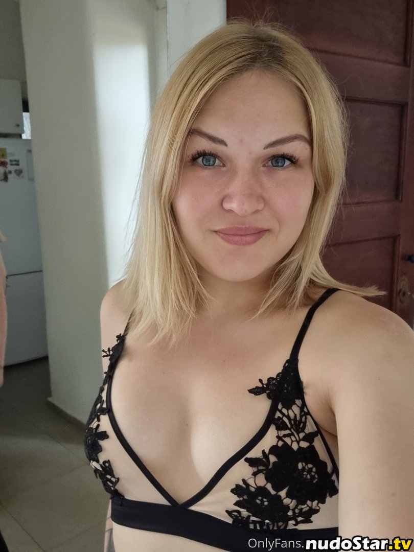 chloehoneyyy Nude OnlyFans Leaked Photo #3