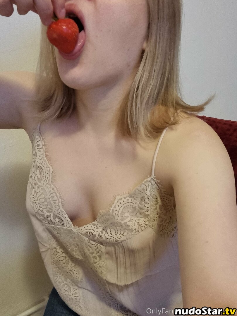 chloehoneyyy Nude OnlyFans Leaked Photo #39