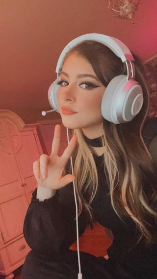 Chrissy Costanza