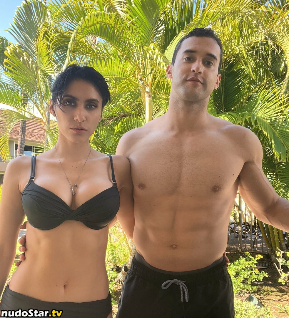 Christina Vee Valenzuela / cristinavox Nude OnlyFans Leaked Photo #7