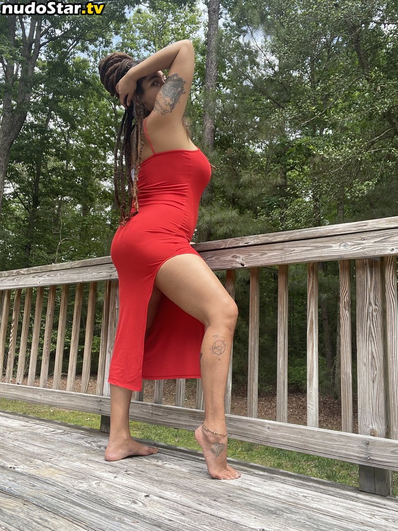 ChristinaGonzalez / FeistyFeminista / cristinagonzalezromualdez / missfiesty Nude OnlyFans Leaked Photo #4