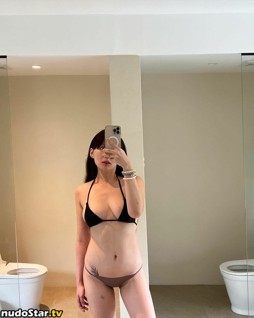 Christine Grace Co / christinexgrace / iamchristineco_ Nude OnlyFans Leaked Photo #4