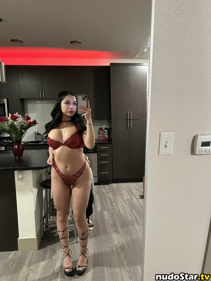 ceemoneyyy / ciara_veeee / ciara_veeeee Nude OnlyFans Leaked Photo #11