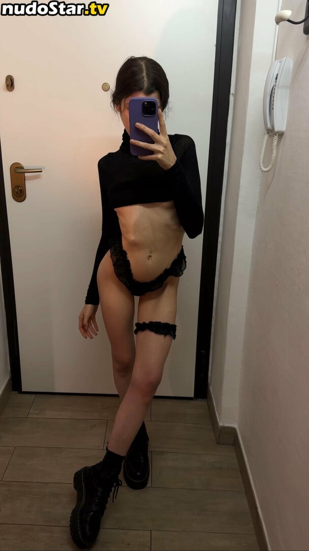 CamiNeko_ / claraneko / ferraracamilla Nude OnlyFans Leaked Photo #41