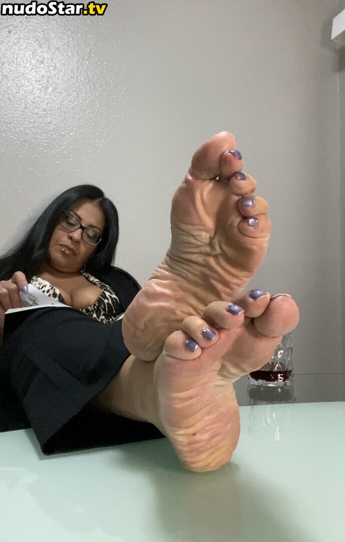 Comefollowsarah Sarah / comefollowsarah / sarah_soles Nude OnlyFans Leaked Photo #13