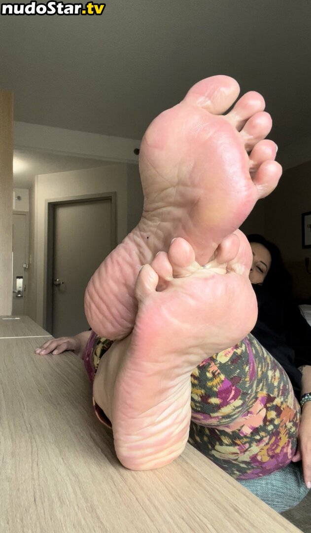 Comefollowsarah Sarah / comefollowsarah / sarah_soles Nude OnlyFans Leaked Photo #19