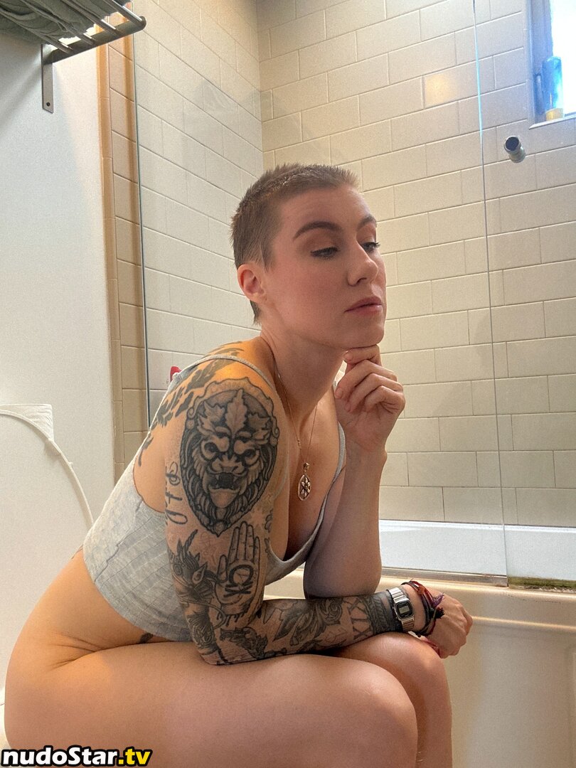 Comicbookgirl19 / DanikaXIX Nude OnlyFans Leaked Photo #230