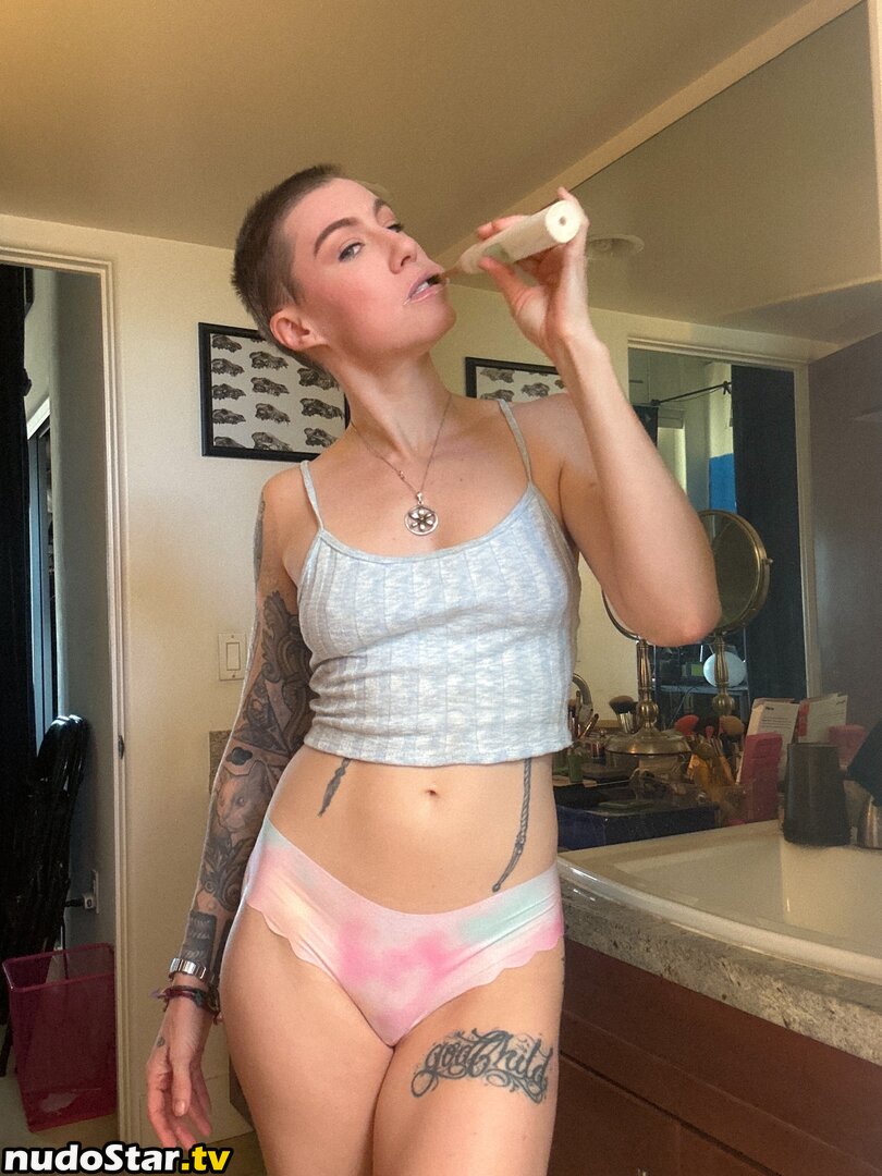 Comicbookgirl19 / DanikaXIX Nude OnlyFans Leaked Photo #234