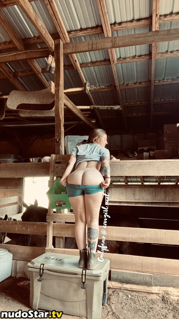 Cowgirl Mel / Cowgirl_mellll / cowgirl_mel Nude OnlyFans Leaked Photo #3