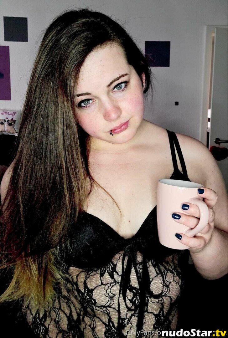 crazy_curvy_melii / curvy_capricorn Nude OnlyFans Leaked Photo #14