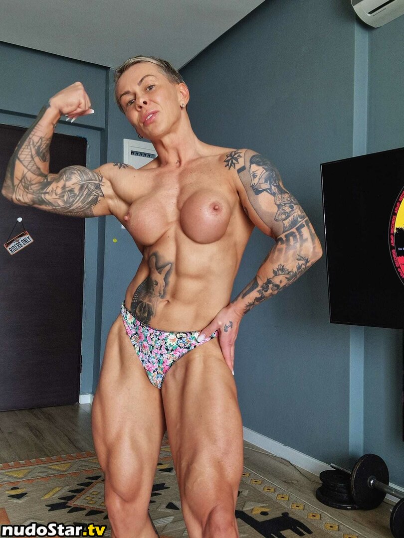 chelseypleasant / crazyxbody / https: / musclegirlxxx Nude OnlyFans Leaked Photo #242