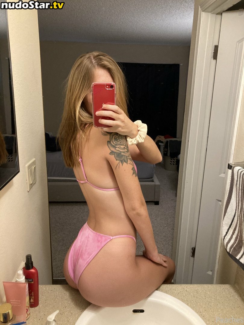 cremedelapeach / cremedelapeach__ / cremedelapeachh Nude OnlyFans Leaked Photo #24