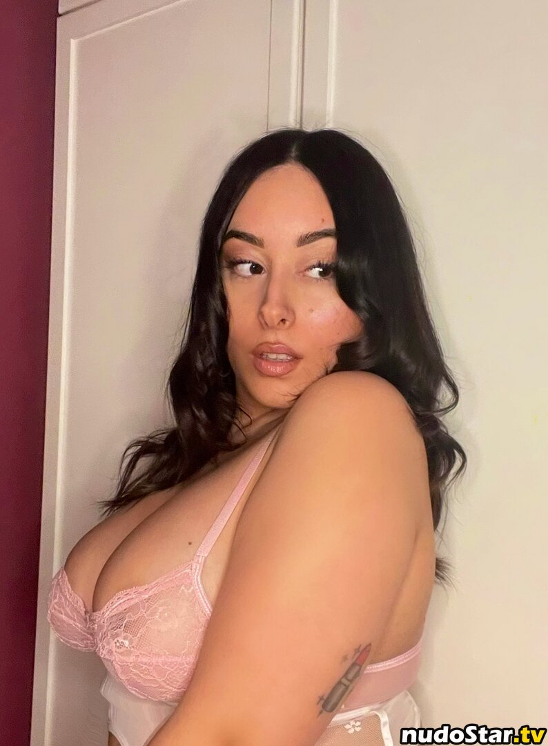 Cristhilove / cristhilovex Nude OnlyFans Leaked Photo #4