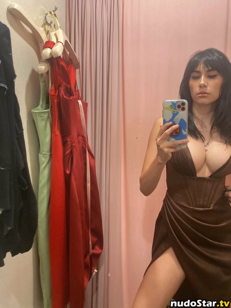 Cristina Valenzuela / Vee / cristinavox Nude OnlyFans Leaked Photo #9