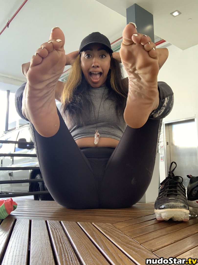 Crystal Sinful Soles / crystalsinful / feetofcrystal / thiscrystalfins Nude OnlyFans Leaked Photo #2