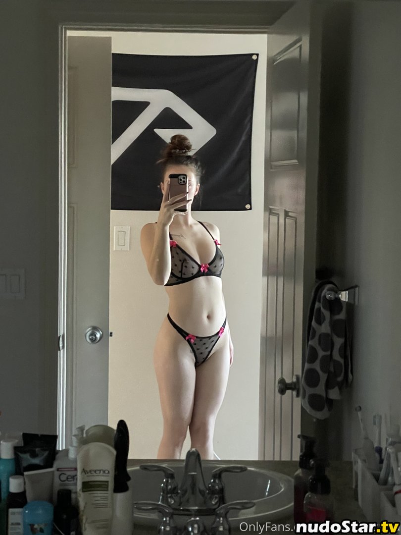 confessionsofacrazycatlady / cuntychristinaafree Nude OnlyFans Leaked Photo #18
