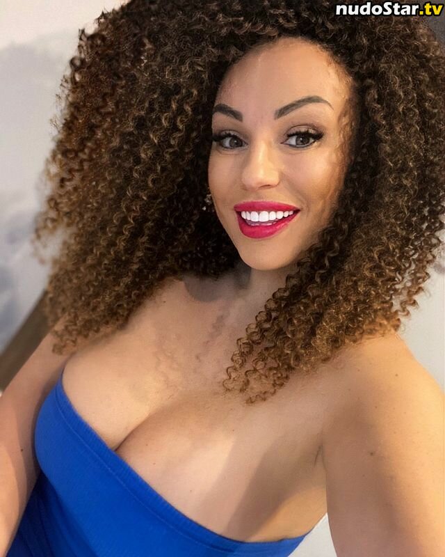 Curly_quennn / Paulina Fok / curly_queennnn / u351765297 Nude OnlyFans Leaked Photo #49