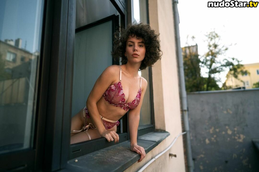 curlyvictoria / curlywiktoria / curlyyycue / wiktoria moldawiak Nude OnlyFans Leaked Photo #132