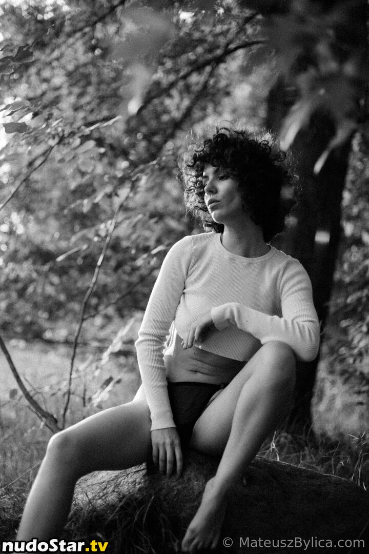 curlyvictoria / curlywiktoria / curlyyycue / wiktoria moldawiak Nude OnlyFans Leaked Photo #185