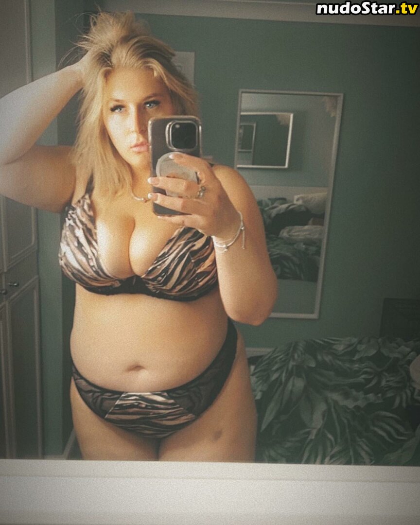 Curvy Abbii Nude OnlyFans Leaked Photo #35