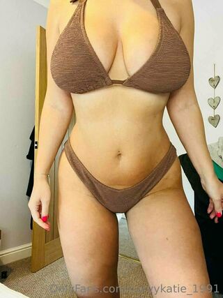 curvykatie_1991