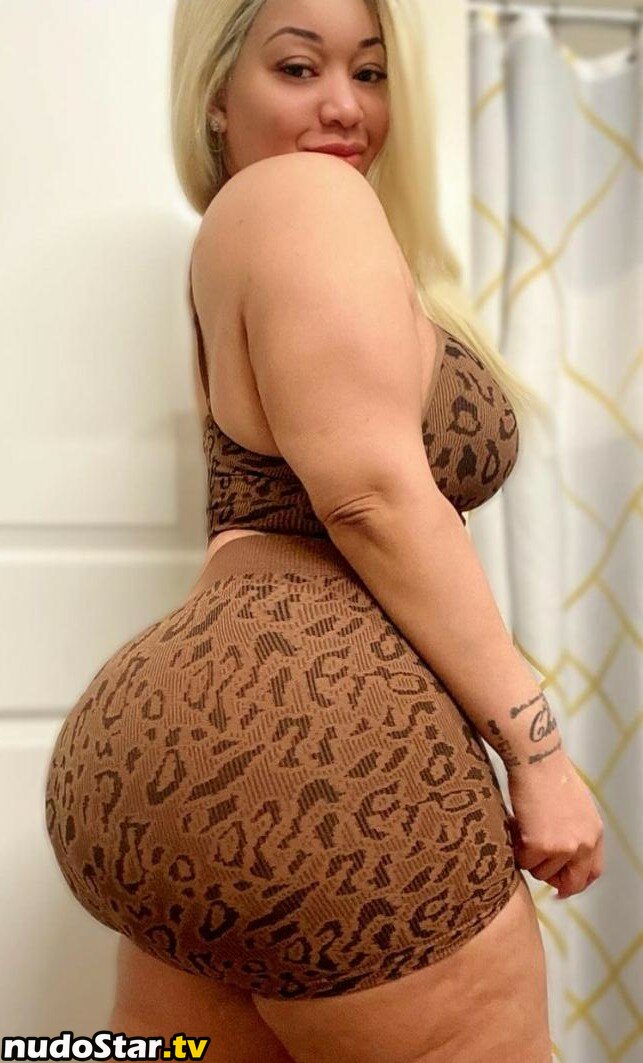 Curvyredbone / curvyred / therealshannon_m Nude OnlyFans Leaked Photo #15